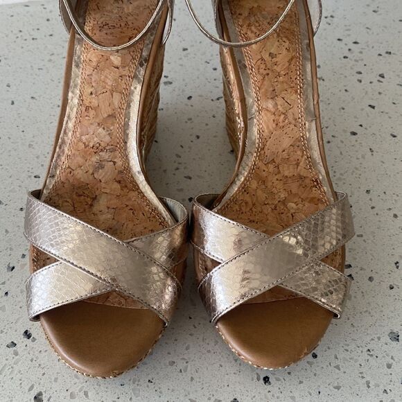 Gianni Bini Women Cork Wedge Metallic Gold Ankle Strap Platform Sandals Size 10 - Picture 15 of 16